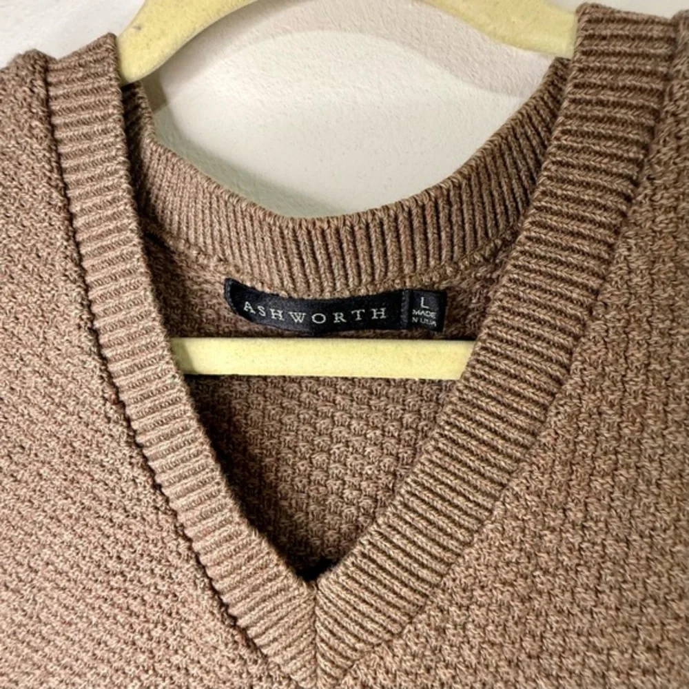 Ashworth Golf Sweater Vest Mens Large Tan Pinstripe Embroidered‎ Cotton USA Made
